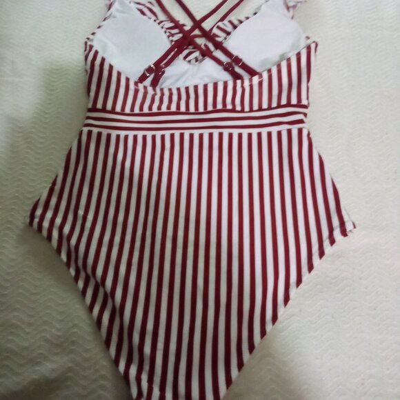 Cupshe bathing suit size m - Picture 2 of 4